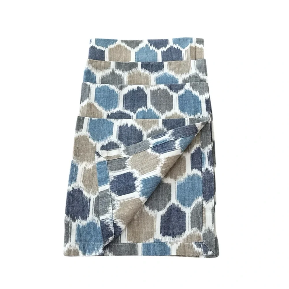 Crate & Barrel‎ Zander Ikat Blue/White Handwoven Cotton Table Placemats Set of 4